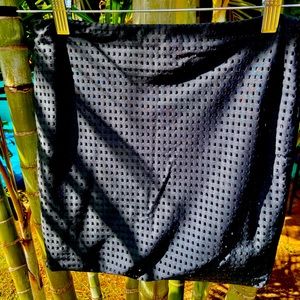 Black acacia mesh skirt like new